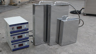 pulitore ultrasonico sommergibile dell'acciaio inossidabile del trasduttore 40KHz per il condensatore/radiatore/dispositivo di raffreddamento